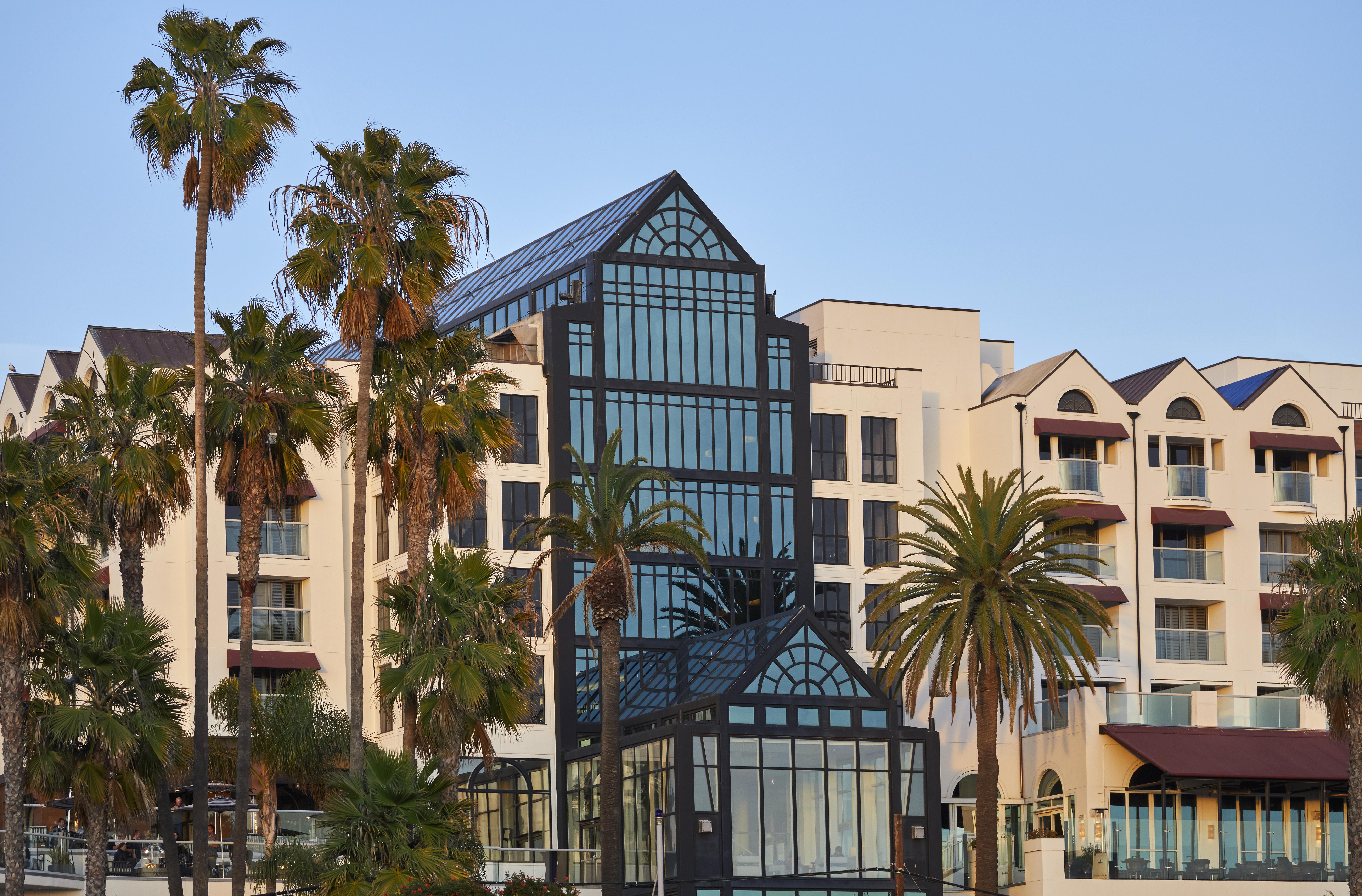 Loews Santa Monica Beach Hotel Exterior photo