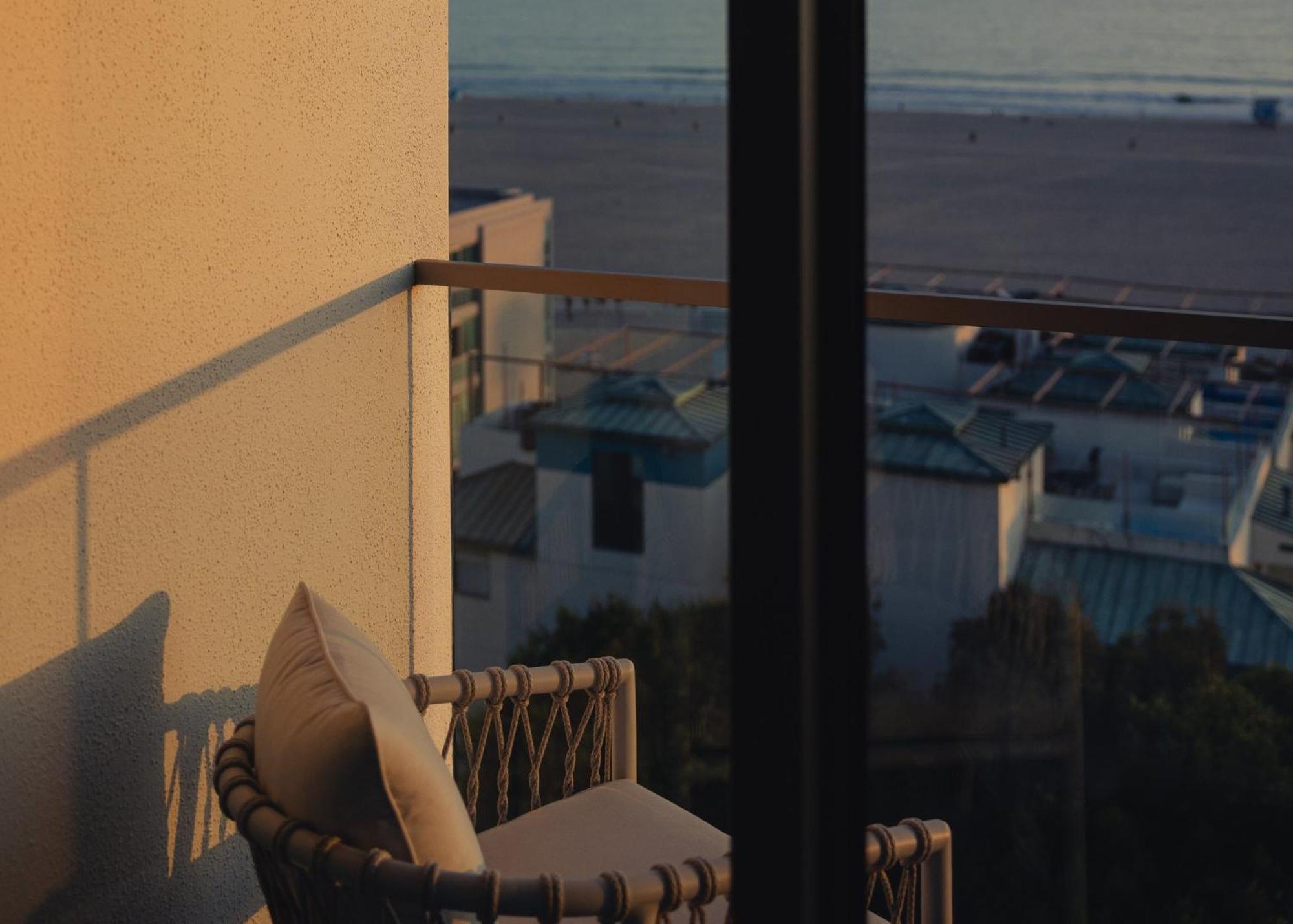 Regent Santa Monica Beach Exterior photo