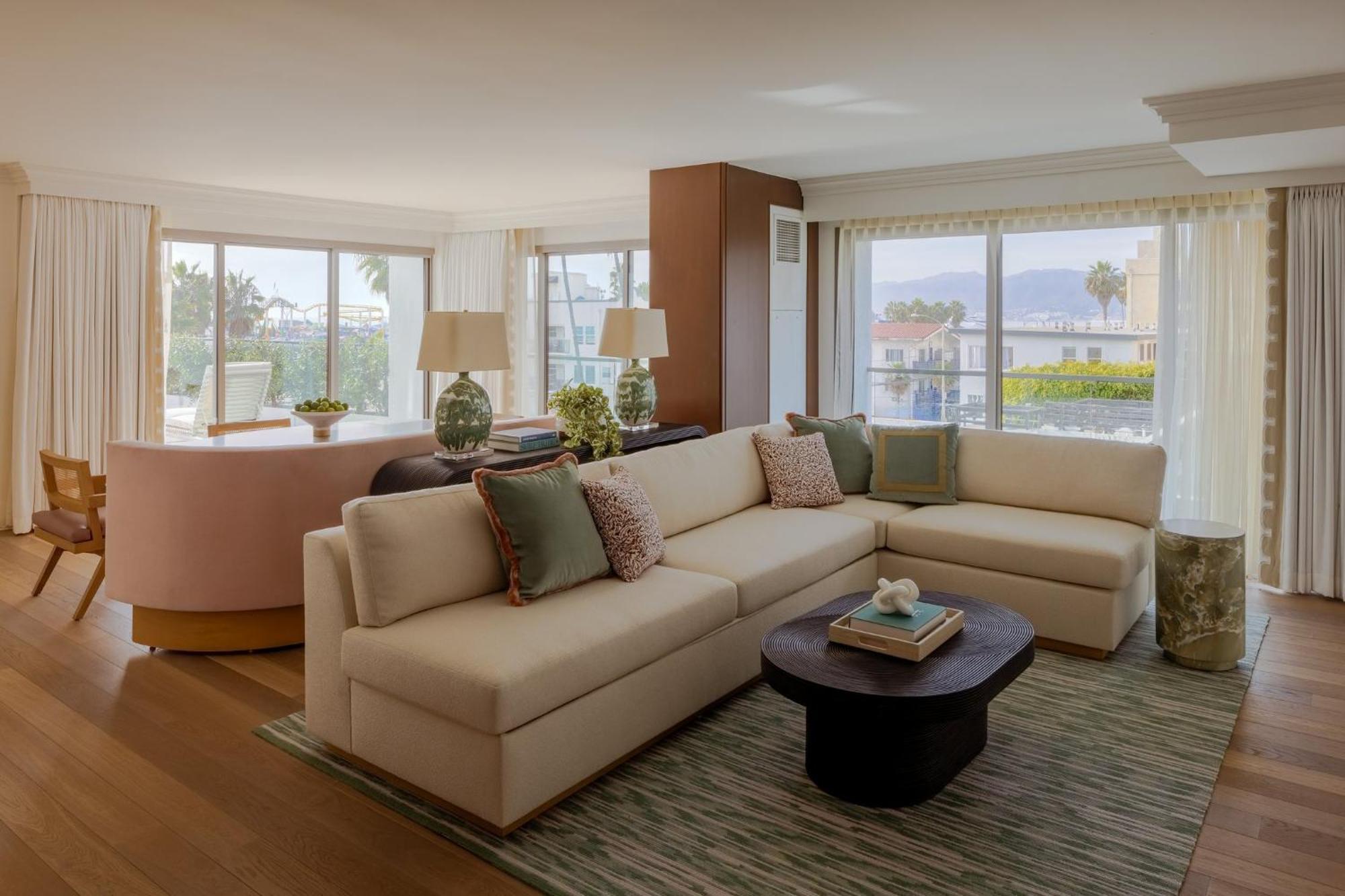 Regent Santa Monica Beach Exterior photo